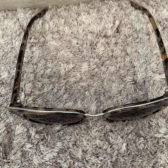 Tory Burch Sunglasses - Picture 4 of 7